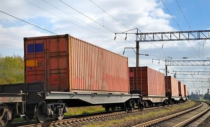Baku eyes to invest in Iran`s railway freight terminal
